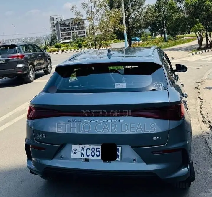 BYD E2 43 kWh 94 hp FWD 2025 Gray