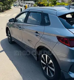 BYD E2 43 kWh 94 hp FWD 2025 Gray