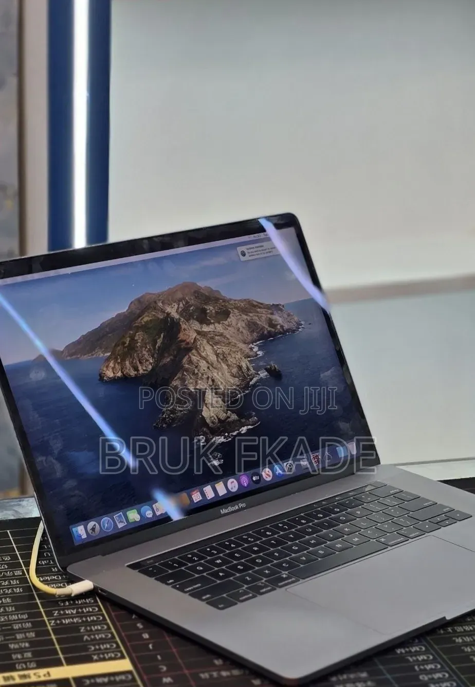 New Laptop Apple MacBook 2018 32GB Intel Core i7 SSD 1T