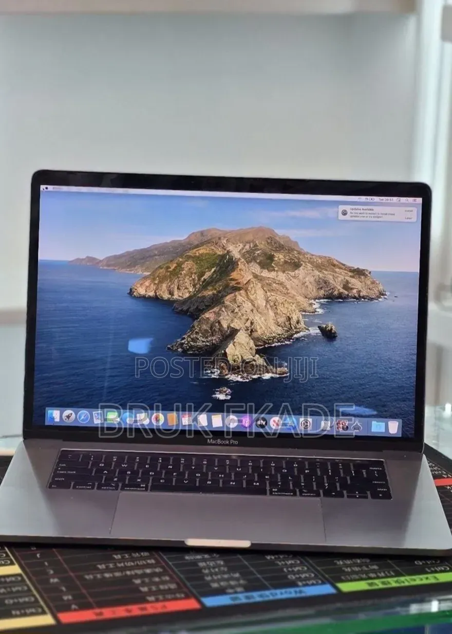New Laptop Apple MacBook 2018 32GB Intel Core i7 SSD 1T