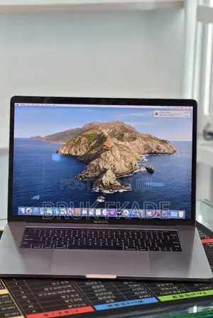 New Laptop Apple MacBook 2018 32GB Intel Core i7 SSD 1T