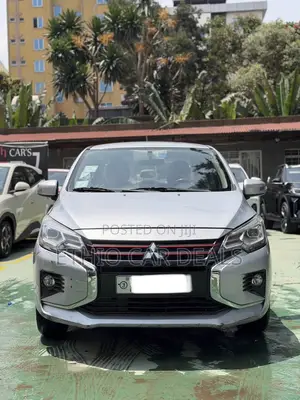 Mitsubishi Attrage 2021 Silver