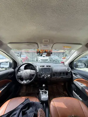 Mitsubishi Attrage 2021 Silver