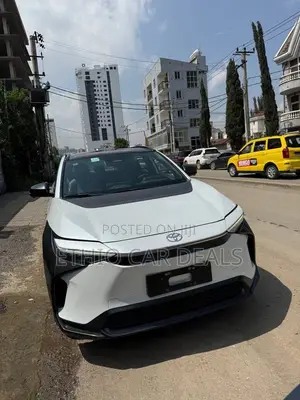Toyota bZ4X 2024 White