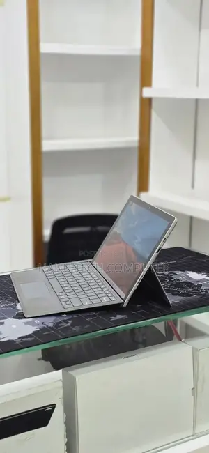 New Laptop Microsoft Surface Pro 7+ 16GB Intel Core i5 SSD 256GB