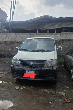 Toyota HiAce 2008 White