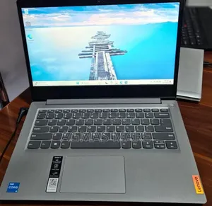 New Laptop Lenovo IdeaPad 300 8GB Intel Core i3 SSD 256GB