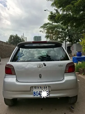 Toyota Vitz 2001 Silver