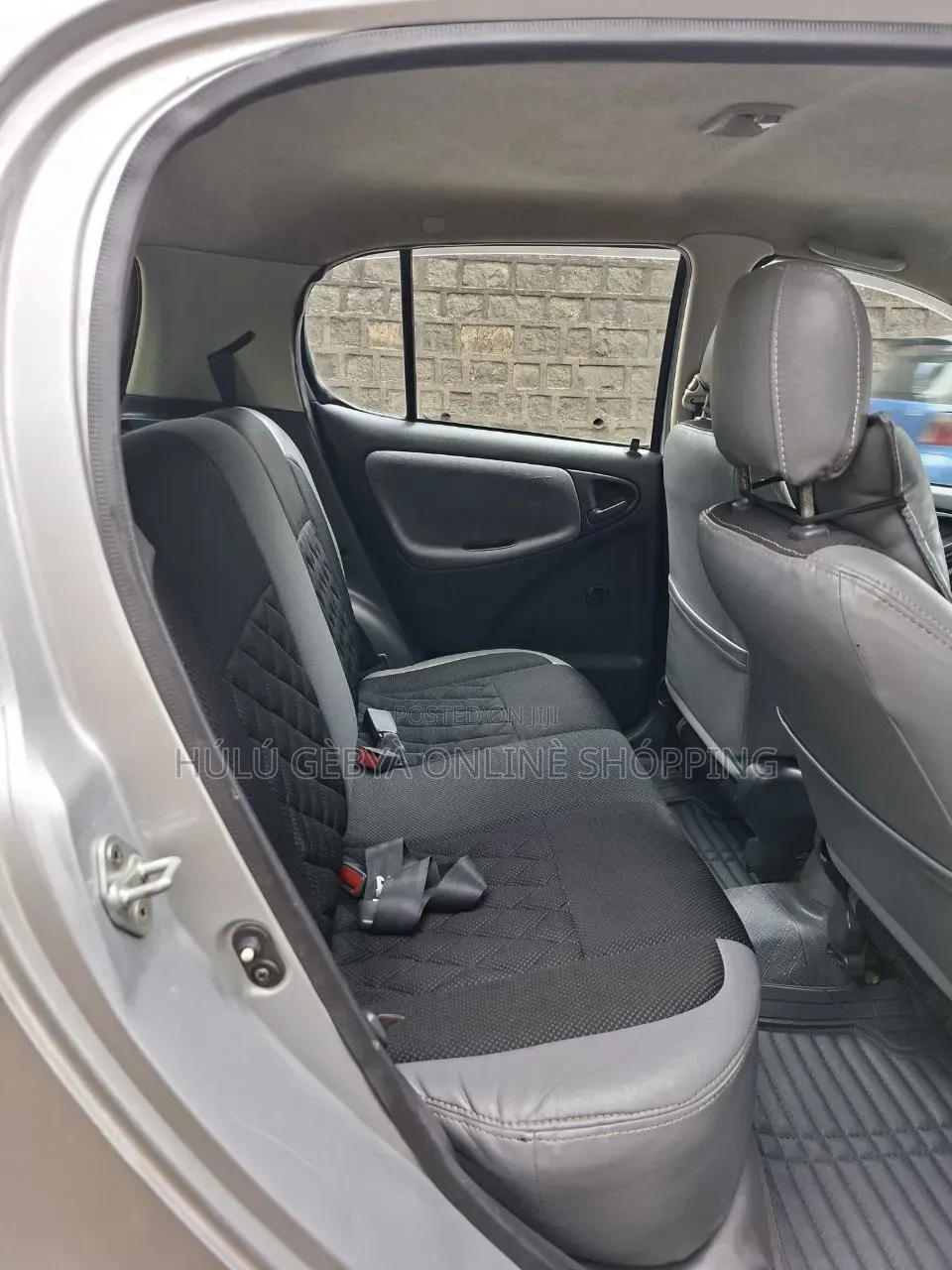 Toyota Vitz 2001 Silver