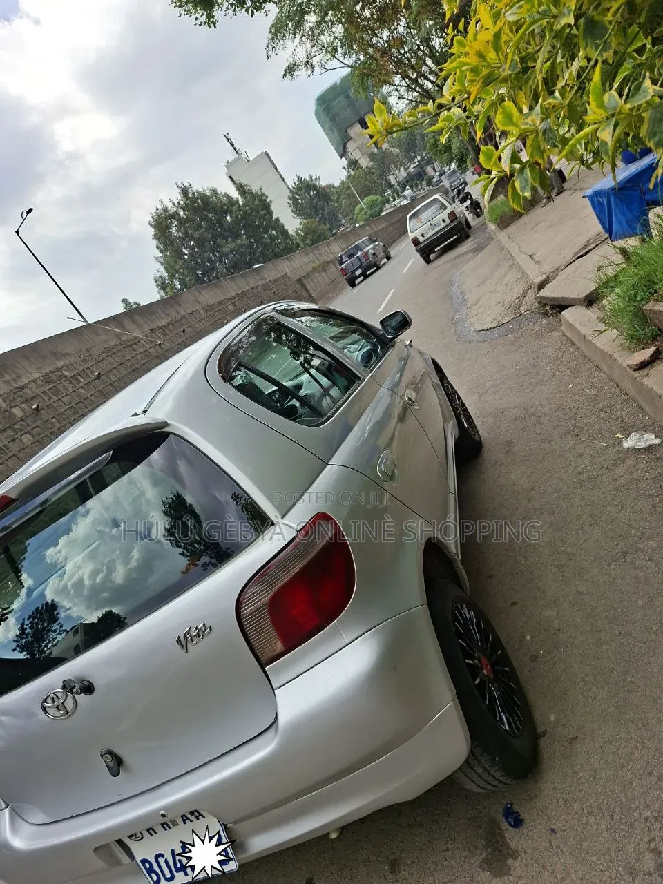 Toyota Vitz 2001 Silver