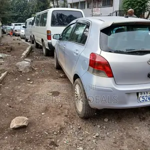 Toyota Yaris 2010 Silver