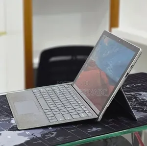 New Laptop Microsoft Surface Pro 7+ 16GB Intel Core i5 SSD 256GB
