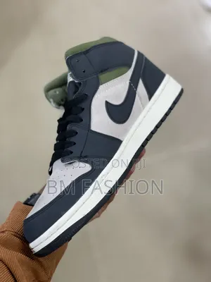 Air Jordan 1 Mid High Iconic Style