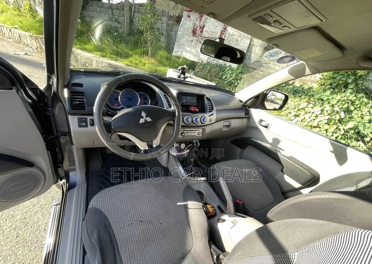 Mitsubishi L200 2006 Black