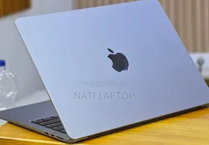 New Laptop Apple MacBook Air 2022 M2 8GB Apple M2 SSD 256GB