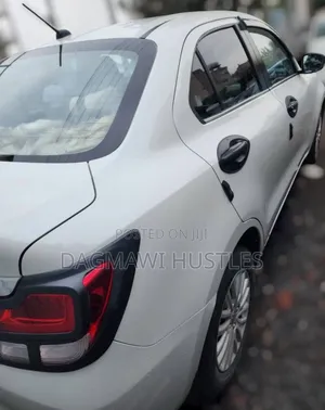 Suzuki Dzire 2023 White