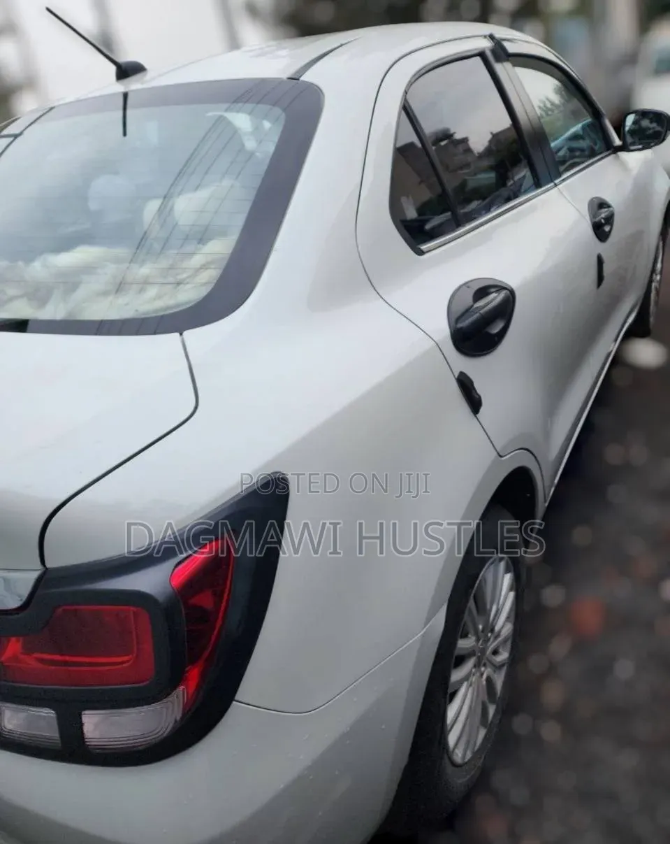 Suzuki Dzire 2023 White
