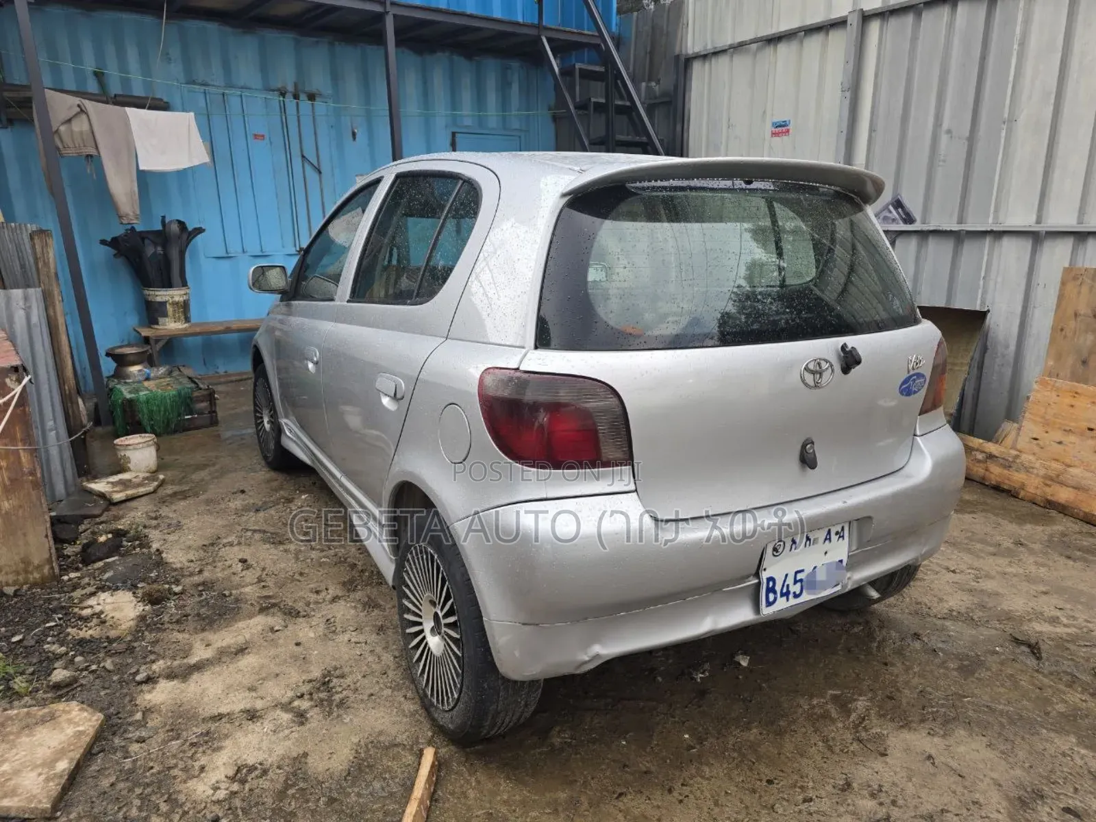Toyota Vitz 2001