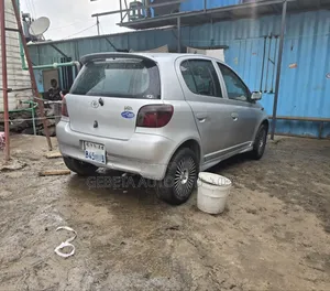 Toyota Vitz 2001