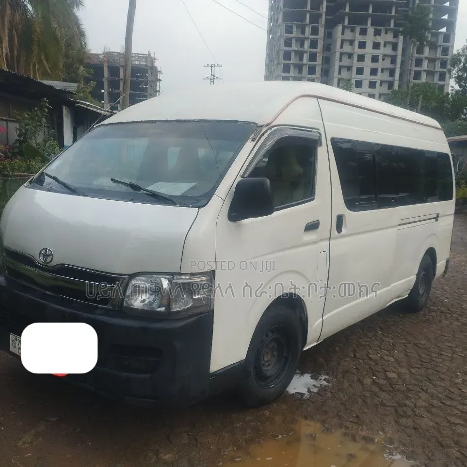 Toyota HiAce 2006 White