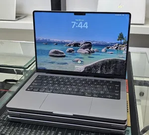 New Laptop Apple MacBook 32GB SSD 512GB