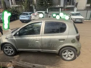 Toyota Vitz 1.0 FWD 3dr 2002 Gold