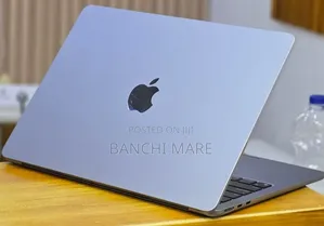 New Laptop Apple MacBook Air 2022 M2 8GB Apple M2 SSD 256GB