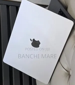 New Laptop Apple MacBook Air 2022 M2 8GB Apple M2 SSD 256GB