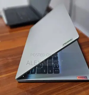 New Laptop Lenovo Ideapad 3 8GB Intel Core i5 SSD 256GB