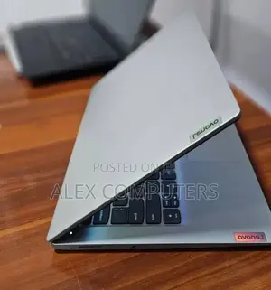 New Laptop Lenovo Ideapad 3 8GB Intel Core i5 SSD 256GB