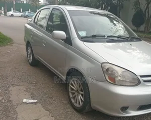 Toyota Platz 2003 Silver