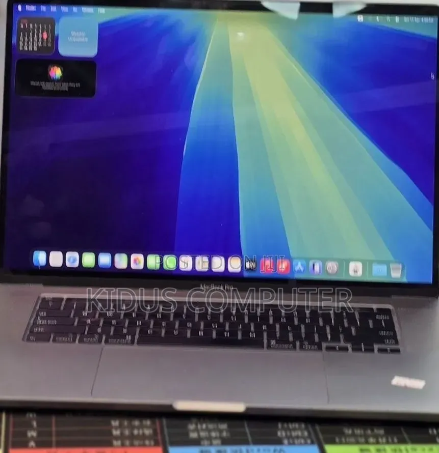 New Laptop Apple MacBook Pro 2019 16GB Intel Core i9 SSD 2T