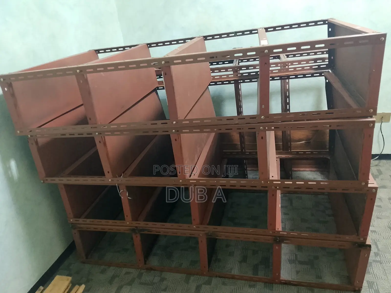 የብረት መደርደሪያ Shelf