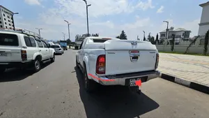 Toyota Hilux 2010 White