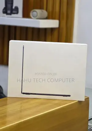 New Laptop Apple MacBook Air 2025 M4 16GB Apple M4 SSD 256GB