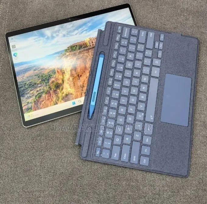 New Laptop Microsoft Surface Pro 9 16GB Intel Core i7 SSD 512GB