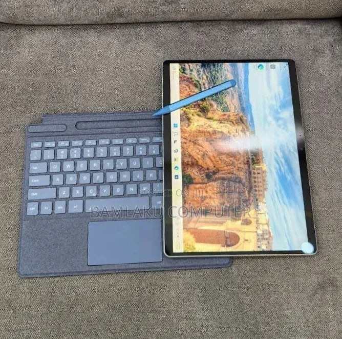 New Laptop Microsoft Surface Pro 9 16GB Intel Core i7 SSD 512GB