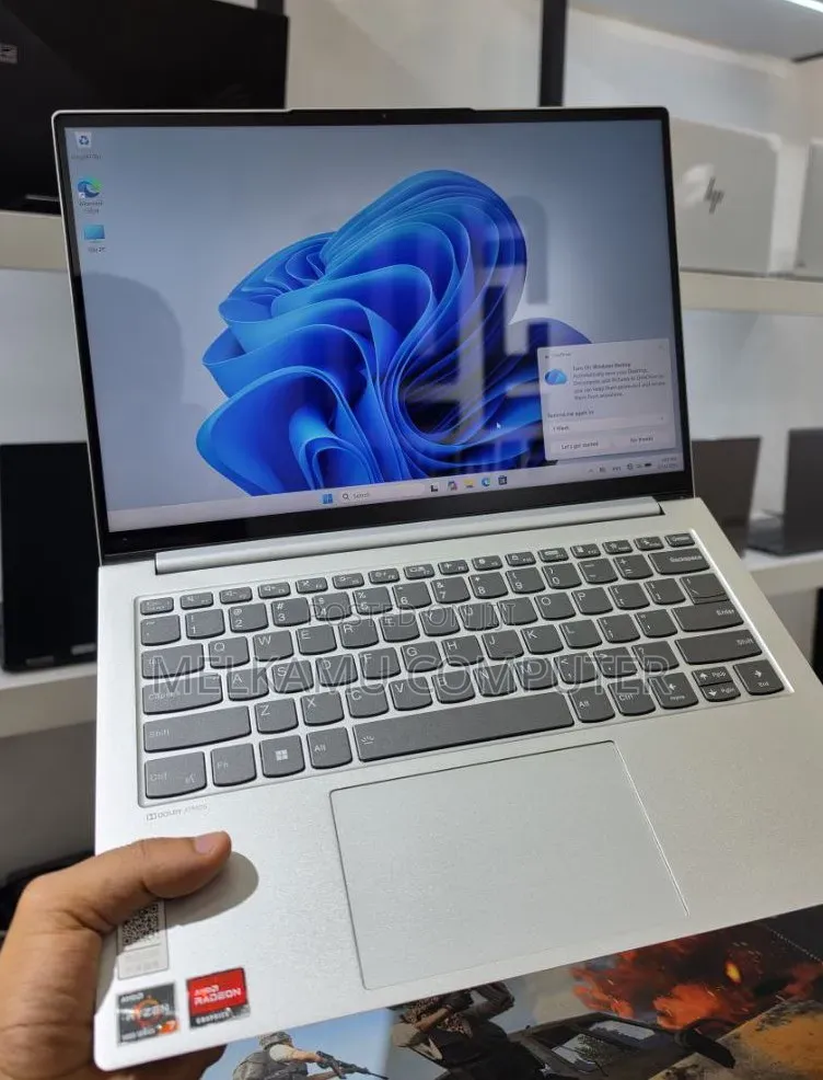 New Laptop Lenovo IdeaPad Flex 14 16GB AMD Ryzen 7 SSD 512GB