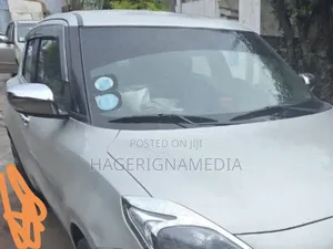 Suzuki Swift 2021 Silver