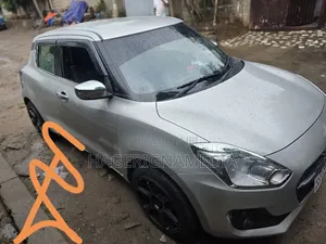 Suzuki Swift 2021 Silver