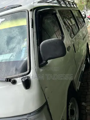 Toyota HiAce 2003 White