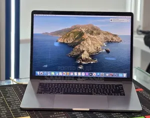 New Laptop Apple MacBook Pro 2018 32GB Intel Core i7 SSD 1T