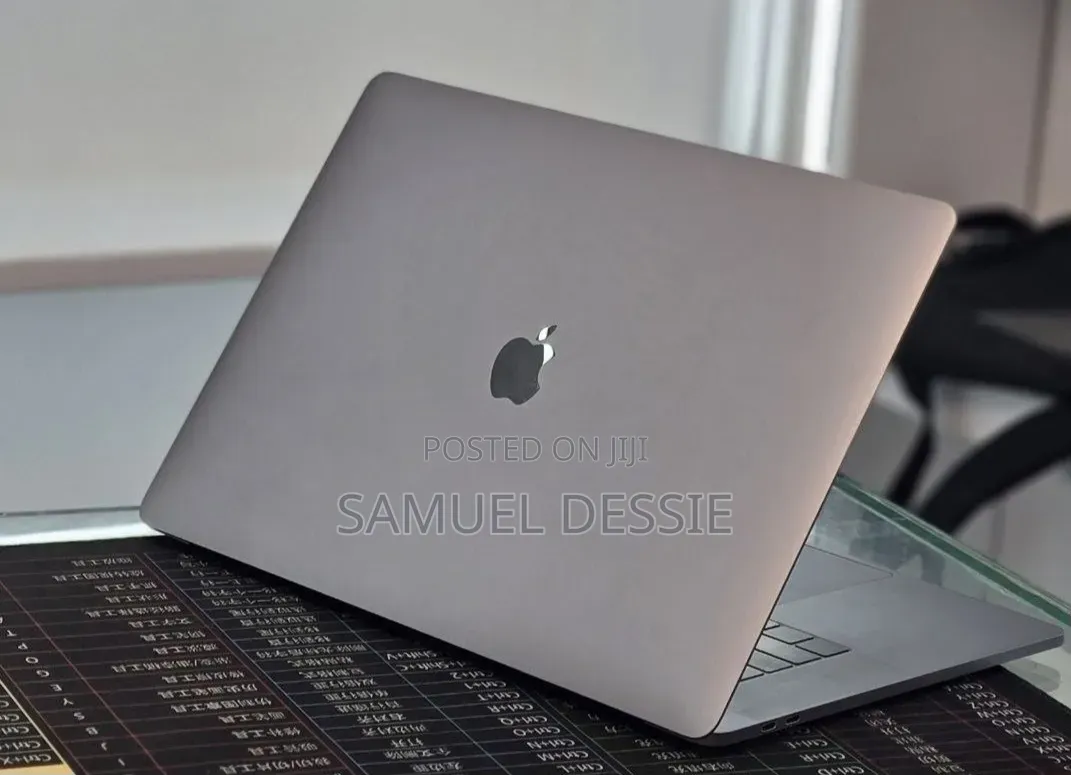 New Laptop Apple MacBook Pro 2018 32GB Intel Core i7 SSD 1T