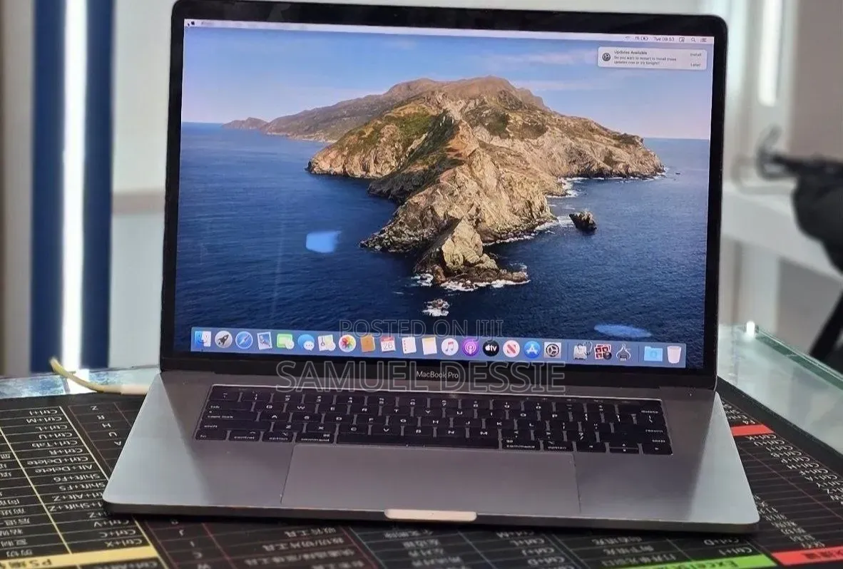 New Laptop Apple MacBook Pro 2018 32GB Intel Core i7 SSD 1T