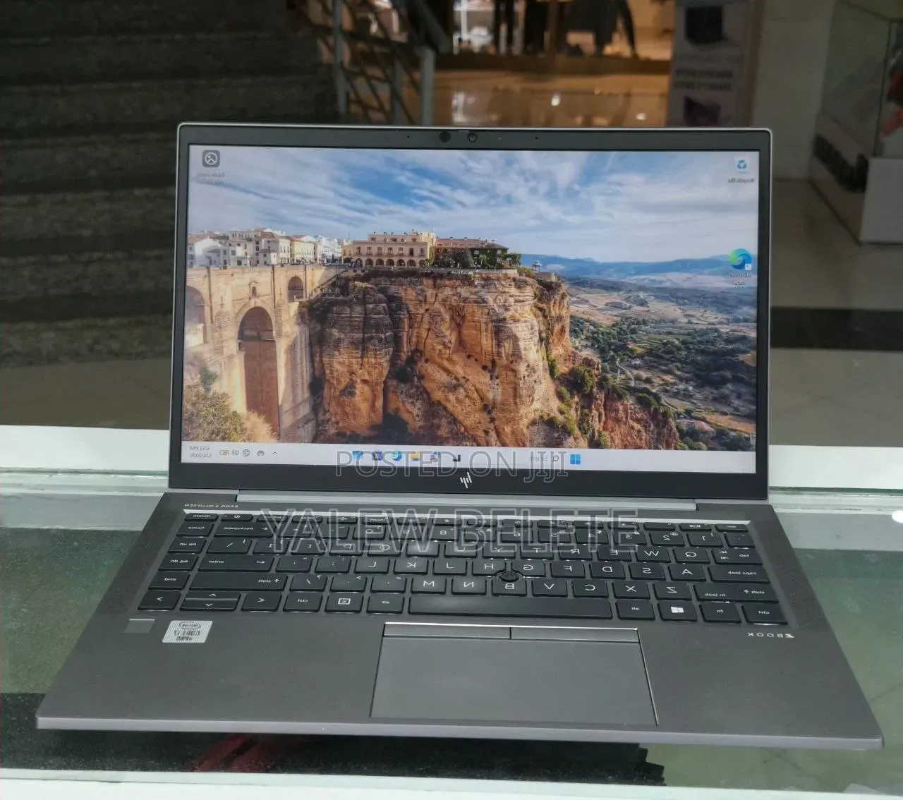 New Laptop HP ZBook Firefly 14 G7 16GB Intel Core i7 SSD 512GB