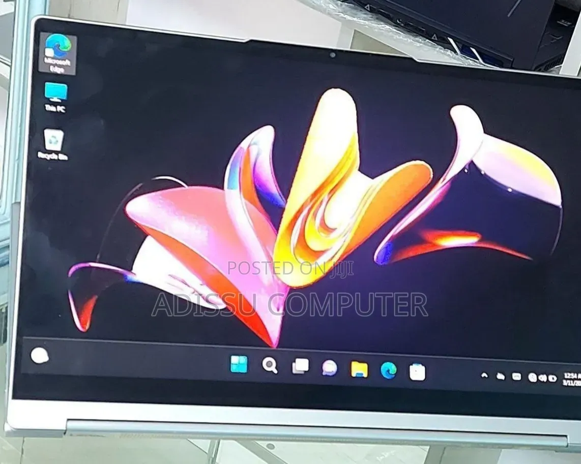 New Laptop Lenovo Yoga 9i 16GB Intel Core i7 SSD 512GB