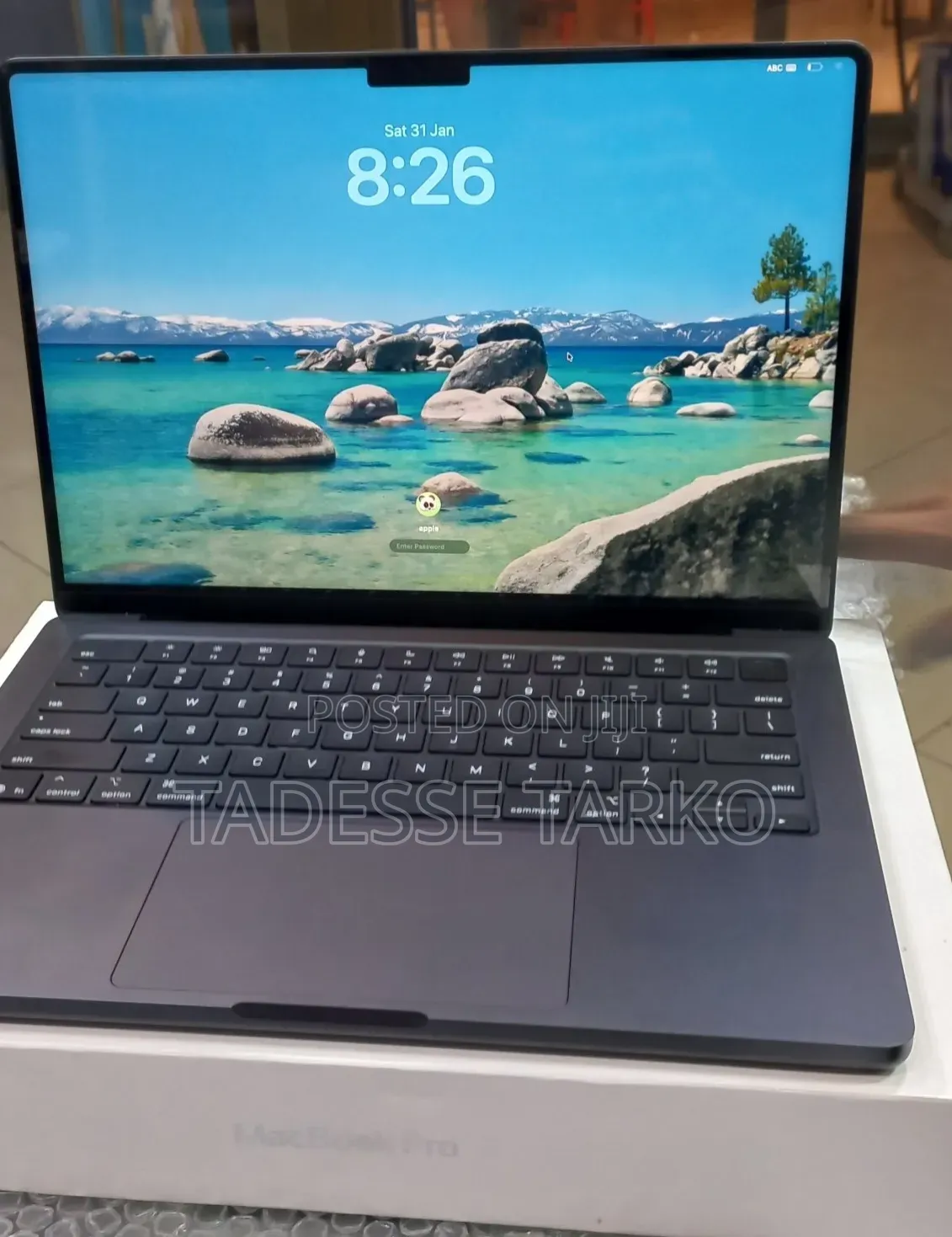 New Laptop Apple MacBook Pro 2025 M5 16GB Apple M5 Pro SSD 512GB