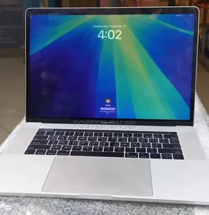New Laptop Apple MacBook Pro 2018 16GB Intel Core i7 SSD 256GB