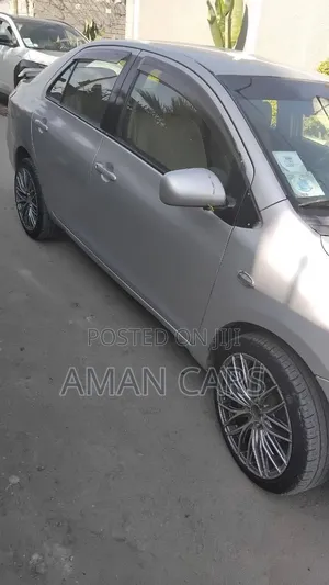 Toyota Belta 2006 Gray