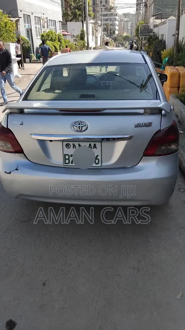 Toyota Belta 2006 Gray